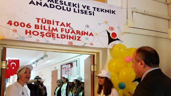 Bakırköy Mesleki ve Teknik Anadolu lisesi ve Bakırköy Anadolu Lisesinin hazırladığı Tübitak 4006 Bilim Fuarı