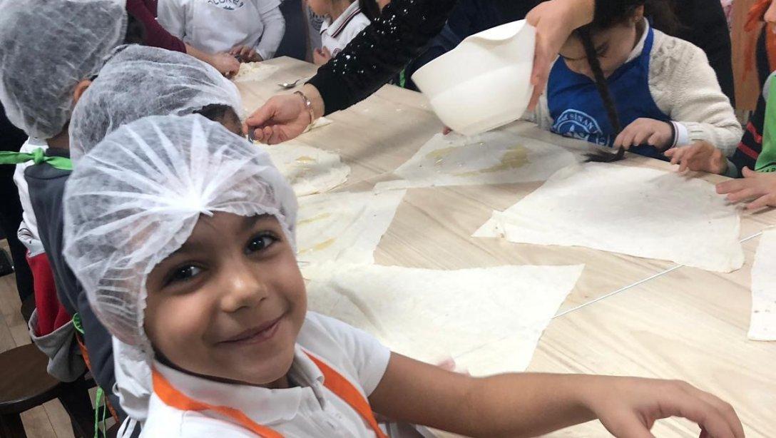 Mimar Sinan İlkokulu Öğrencileri Beceri Atölyelerinin Tadını Çıkarıyor