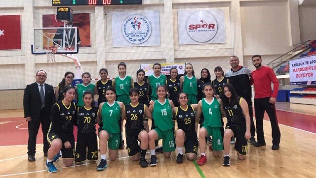 Bakırköy Anadolu Lisesi Kız Basketbol Takımı Türkiye Yarı Finallerinde!