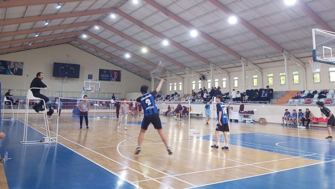 İstanbul okul sporları gençler badminton  müsabakaları