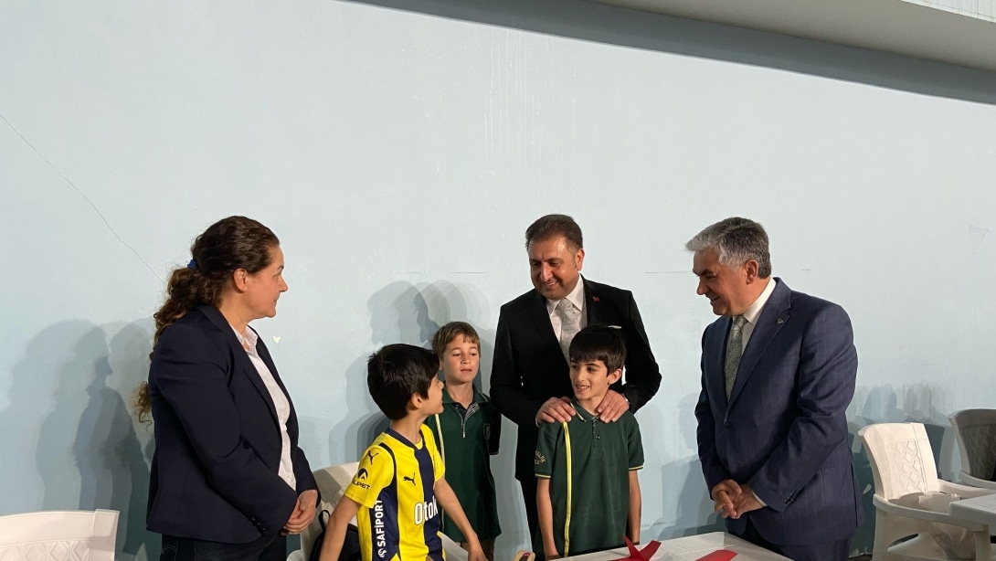 KÖKLERDEN GÖKLERE HAVACILIK VE UZAY YARIŞMASI ATAKÖY ATLETİZM SALONU'NDA GERÇEKLEŞTİRİLDİ.
