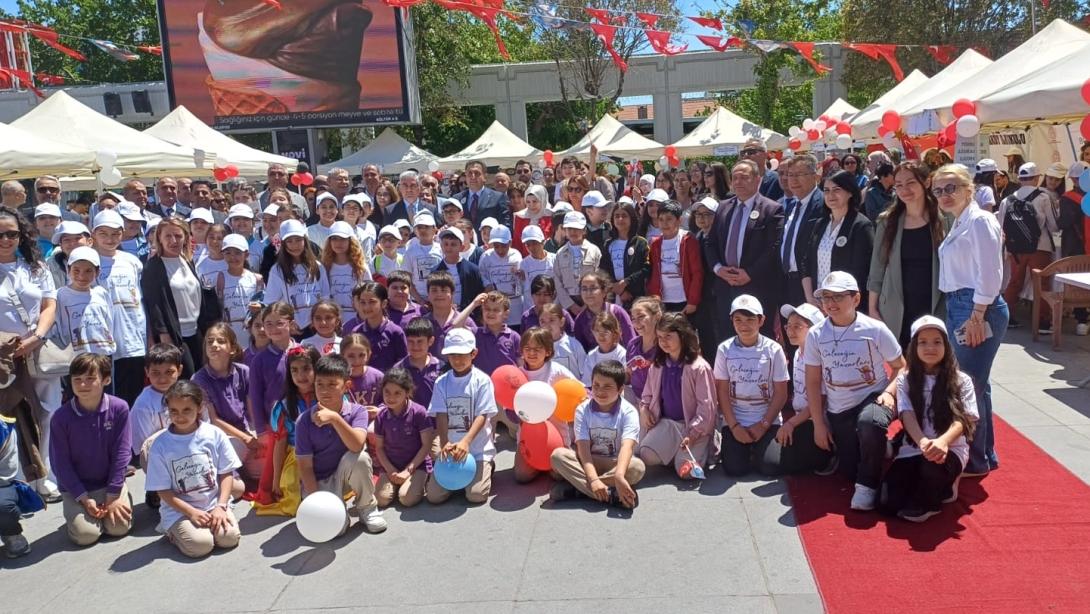 GELECEĞİN YAZARLARI İLÇE KİTAP FUARI VE İMZA GÜNÜ GERÇEKLEŞTİRİLDİ.